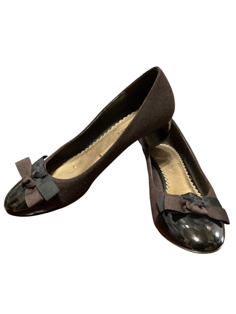 Laura Ashley Anna Patent Leather Brown Flannel Pump Size 9 Leather Sole Low Heel